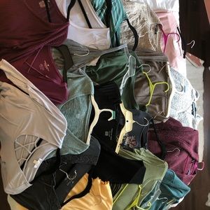 Huge lot of name brand juniors clothes!!!